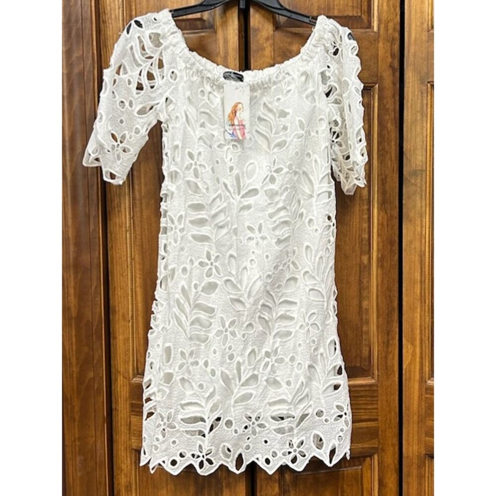Pretty Garden NWT White Lace Top with Lining